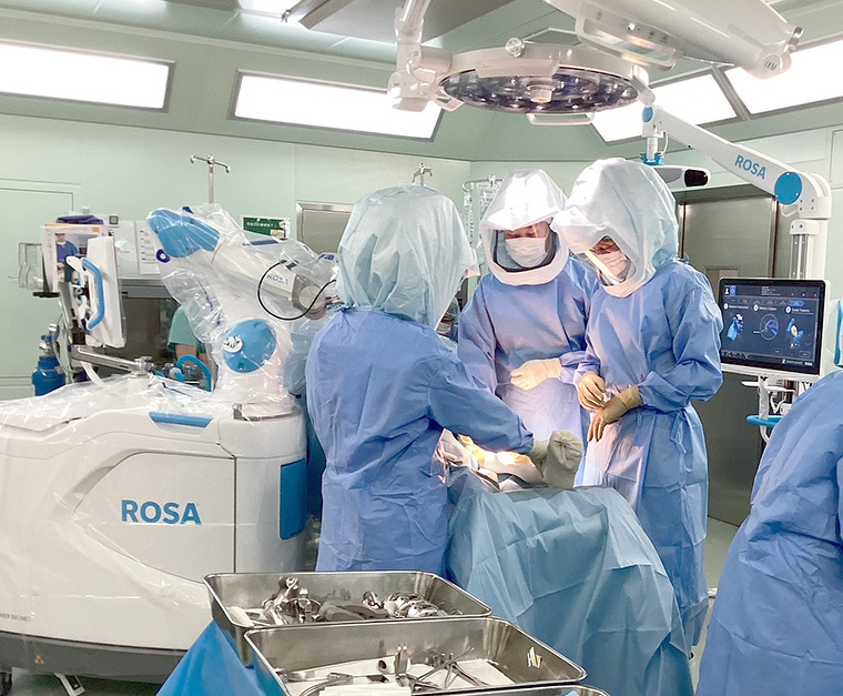 手術支援ロボット ROSA | 手術について | 正和中央病院 | 医療