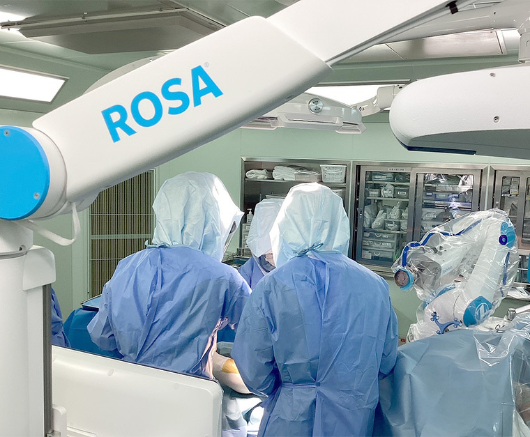 ROSAを使用した手術の様子